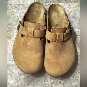 Birkenstock Boston size 42 Tan Slip-On Clogs